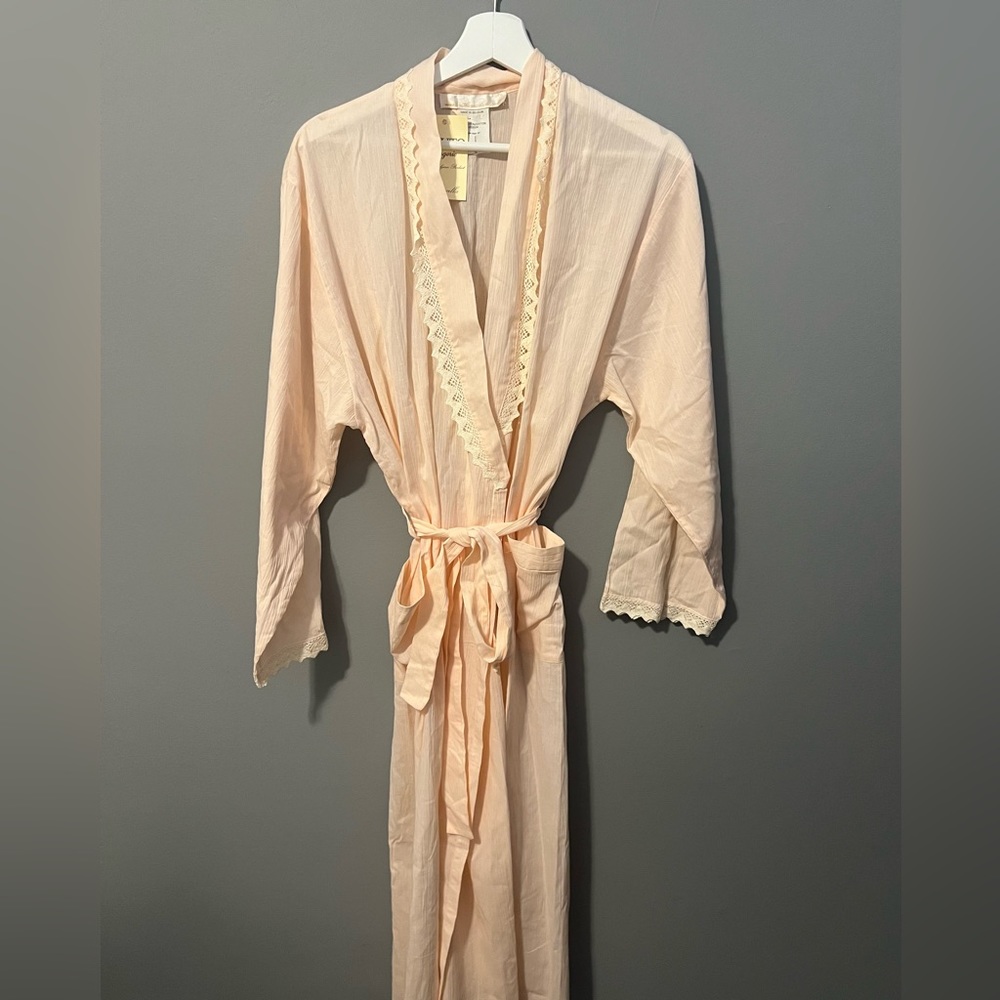 Pluto Robe